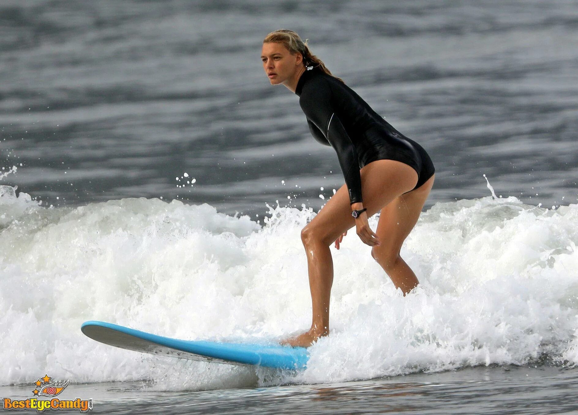 Kelly Rohrbach underwear in Porto Novo