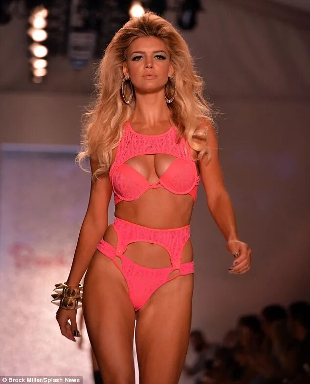 Kelly Rohrbach underwear in Porto Novo