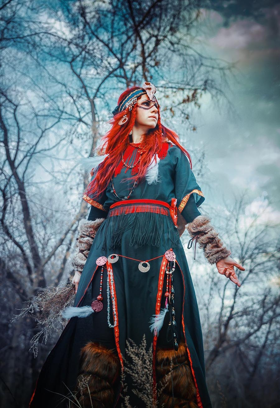 Girls in Slavic costumes underwear in Porto Novo