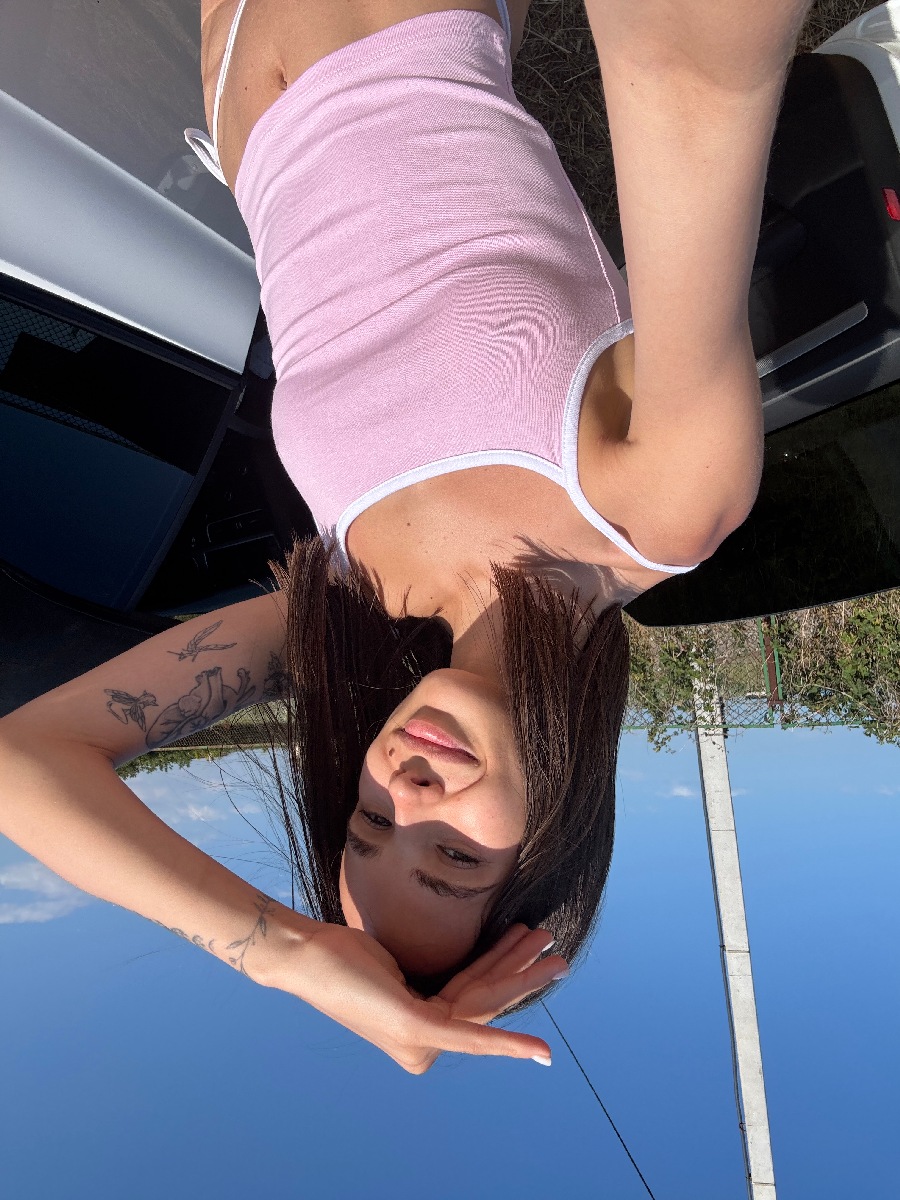 Sexy model Tina in Porto Novo